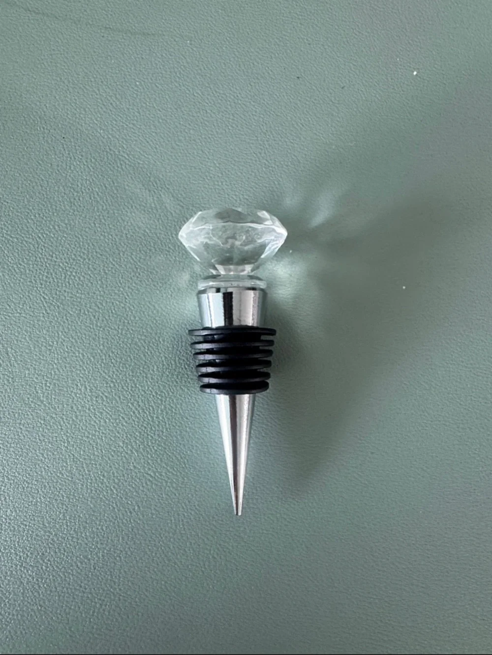 Crystal Top Wine Bottle Stopper - Black Silicone Seal